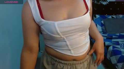 sonialatin69 online show from December 9, 2024, 6:03 pm