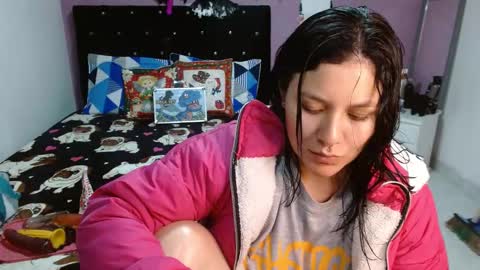 sonialatin69 online show from December 17, 2024, 6:45 am