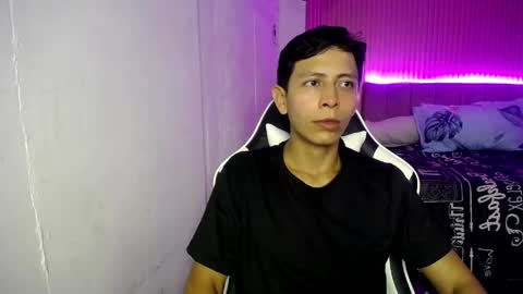 sonic_jess07 online show from May 1, 2026, 8:19 am