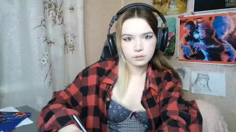 Mila online show from May 5, 2026, 5:32 pm