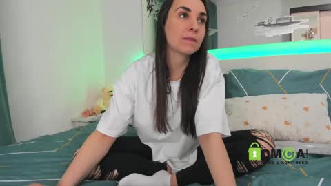 Snapshot of sonyaparadise937 chatting on March 12, 2025, 7:46 am SonyaParadise online show from March 12, 2025, 7:46 am