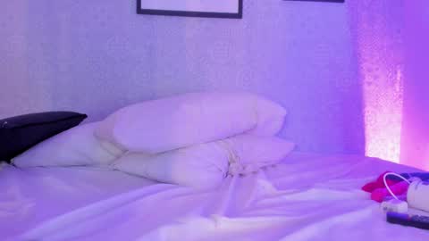 Snapshot of soph1a_ chatting on March 2, 2025, 6:37 am Sophia online show from March 2, 2025, 6:37 am