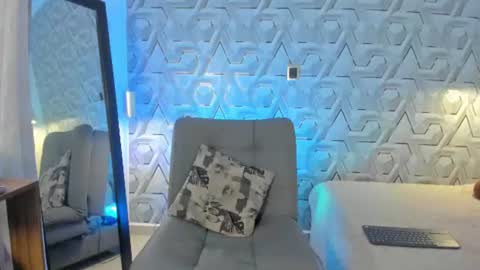 sophie online show from July 1, 2026, 12:18 pm