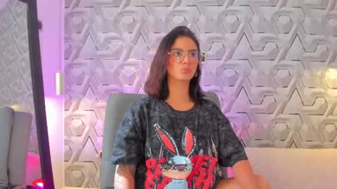 sophie online show from July 6, 2026, 3:03 pm