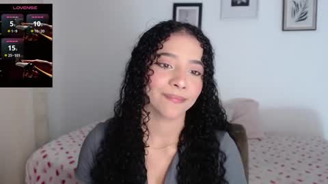 Snapshot of sophi_baby chatting on October 29, 2025, 2:58 am Sophi baby online show from October 29, 2025, 2:58 am