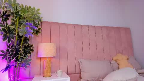sophi_cooper29 online show from June 11, 2026, 12:32 am