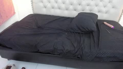 Snapshot of sophia__beauty chatting on October 8, 2025, 2:04 pm sophia__beauty online show from October 8, 2025, 2:04 pm