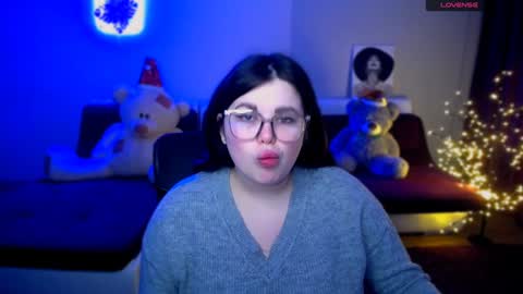 sophia__olsen online show from December 4, 2024, 6:44 am