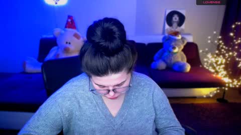 sophia__olsen online show from December 4, 2024, 9:51 am