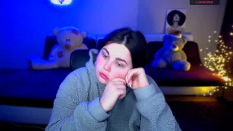 sophia__olsen online show from December 7, 2024, 1:18 pm