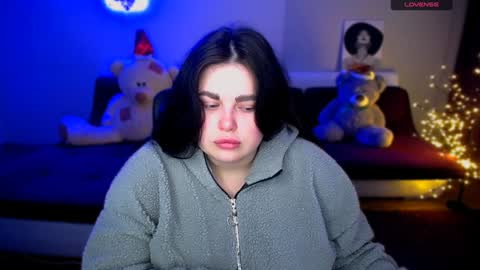 sophia__olsen online show from December 8, 2024, 6:33 am