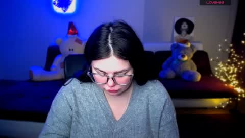 sophia__olsen online show from December 10, 2024, 6:11 am