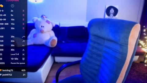 sophia__olsen online show from January 3, 2025, 9:25 am