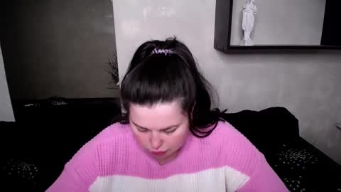 sophia__olsen online show from October 19, 2025, 5:41 am