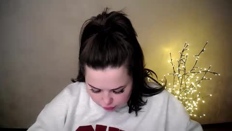 sophia__olsen online show from November 27, 2025, 6:37 am