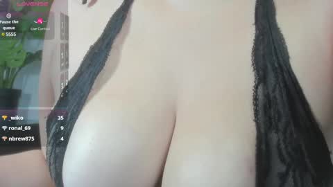 Snapshot of sophia_gomezz_ chatting on December 6, 2024, 5:31 am sofi online show from December 6, 2024, 5:31 am