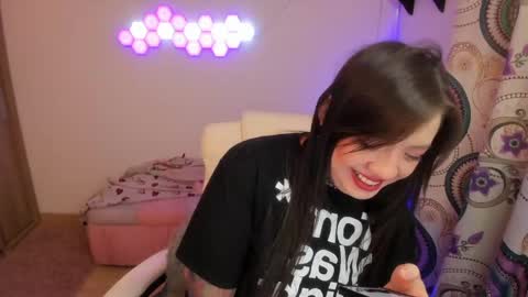 sophia_grants online show from April 28, 2026, 2:27 am