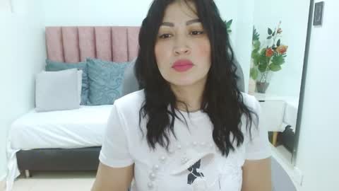 Sophia  online show from May 5, 2026, 7:55 pm