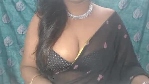 Snapshot of sophia_indian chatting on December 31, 2024, 5:33 am Sophia Tamil online show from December 31, 2024, 5:33 am