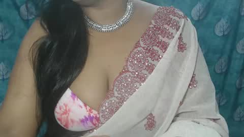 Snapshot of sophia_indian chatting on February 4, 2025, 6:04 am Sophia Tamil online show from February 4, 2025, 6:04 am