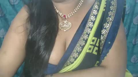 Snapshot of sophia_indian chatting on February 6, 2025, 1:21 pm Sophia Tamil online show from February 6, 2025, 1:21 pm