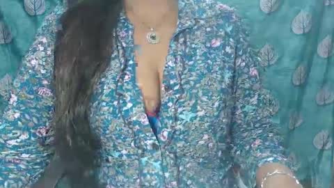 Snapshot of sophia_indian chatting on March 7, 2025, 5:18 am Sophia Tamil online show from March 7, 2025, 5:18 am