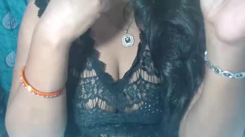 Snapshot of sophia_indian chatting on October 15, 2025, 5:29 am Sophia Tamil online show from October 15, 2025, 5:29 am