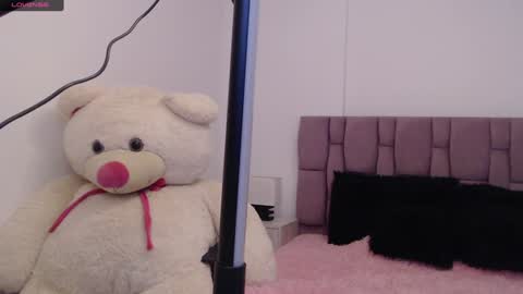 Snapshot of sophia_karsonn chatting on January 17, 2025, 10:00 am Sophia Carson online show from January 17, 2025, 10:00 am