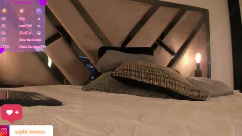 Sofia  online show from February 4, 2026, 12:55 pm