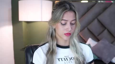 Snapshot of sophia_loreenn chatting on May 9, 2026, 11:59 am Sofia online show from May 9, 2026, 11:59 am