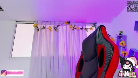 sophia_milano online show from December 17, 2024, 12:11 pm