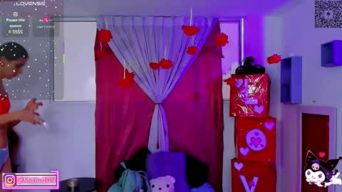 sophia_milano online show from February 13, 2025, 12:00 pm