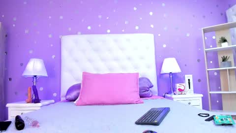 Snapshot of sophia_models chatting on October 8, 2025, 6:27 pm Sophia  online show from October 8, 2025, 6:27 pm