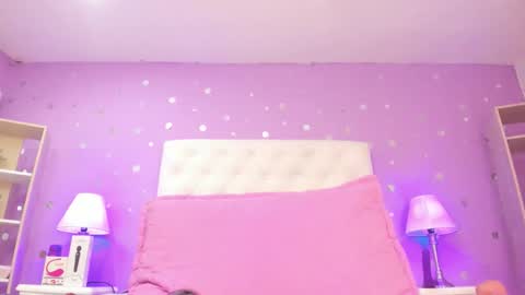 Snapshot of sophia_models chatting on October 15, 2025, 7:47 pm Sophia  online show from October 15, 2025, 7:47 pm