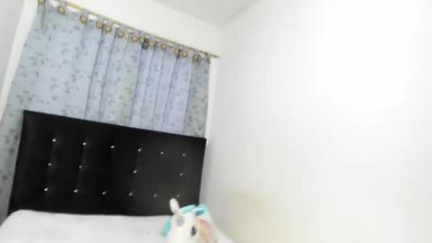 Snapshot of sophia_moons_ chatting on May 24, 2026, 11:15 am sophia_moons_ online show from May 24, 2026, 11:15 am