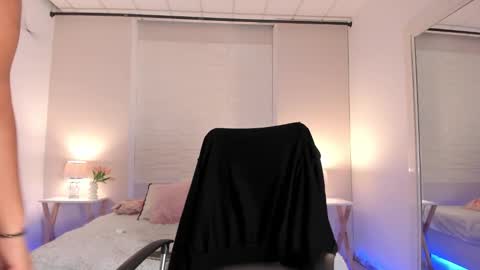  S O P H I A  online show from February 12, 2026, 11:38 am