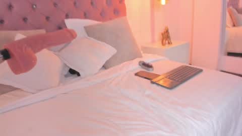 sophia_turneer online show from January 4, 2025, 8:49 am