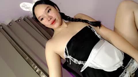 sophia_walker18 online show from April 24, 2026, 9:45 am