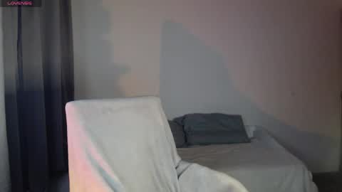 Snapshot of sophia_whispers chatting on April 27, 2026, 4:21 am Sophia online show from April 27, 2026, 4:21 am