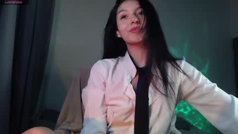 Snapshot of sophia_whispers chatting on May 11, 2026, 5:02 am Sophia online show from May 11, 2026, 5:02 am