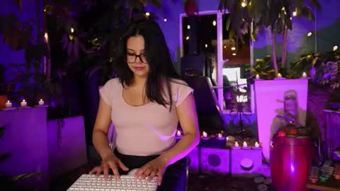 Sofi online show from October 31, 2025, 9:10 am