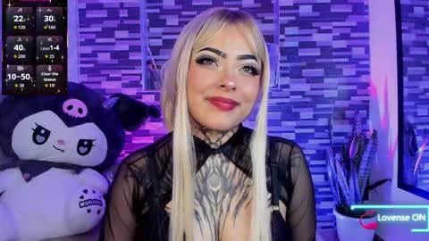 Snapshot of sophiaa_cherry chatting on October 14, 2025, 9:15 pm Sophia online show from October 14, 2025, 9:15 pm