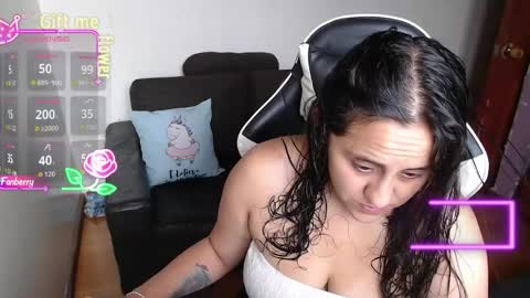 sophiaa_vega_ online show from April 5, 2026, 4:15 pm