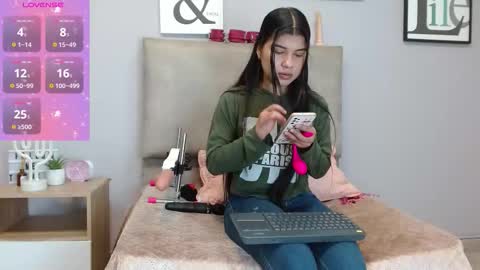 Sophia Bedford online show from December 19, 2025, 1:51 pm