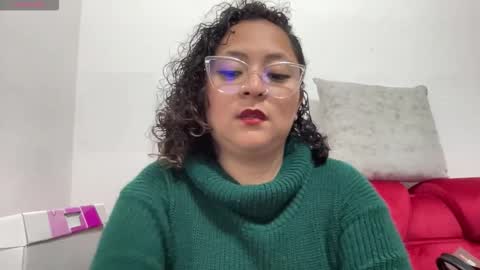 sophiaburton online show from September 14, 2025, 4:22 am