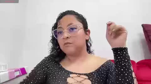 sophiaburton online show from September 16, 2025, 8:10 pm