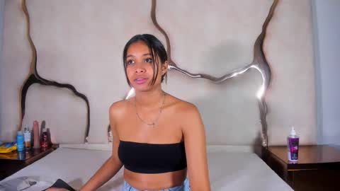 Sophia online show from December 21, 2025, 4:36 pm