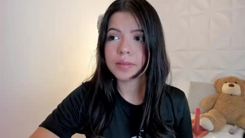 Sophia Howland online show from April 23, 2026, 10:01 pm