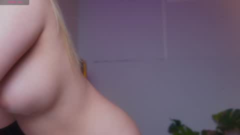 Sophia online show from June 25, 2026, 5:12 am