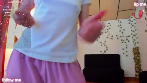 sophiamiller6 online show from April 24, 2026, 1:02 pm